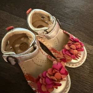 Stride rite Amora 5.5Kids Metallic Gold Sandals with Pink & Coral Flower Accents